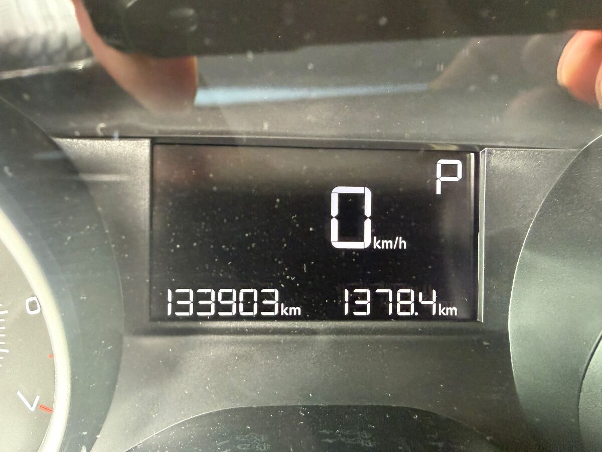 PEUGEOT 2008 STYLE 1.2 E-THP AUTO SPANISH LHD IN SPAIN 83000 MILES SUPERB 2018